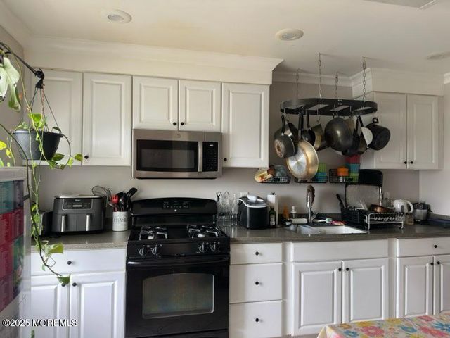 4 Beachway Avenue, Keansburg, NJ 07734