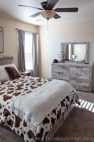 8366 E 160th Place S, Bixby, OK 74008