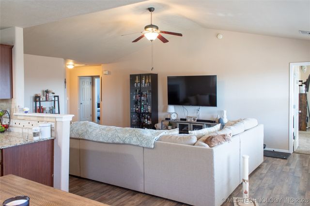 8366 E 160th Place S, Bixby, OK 74008