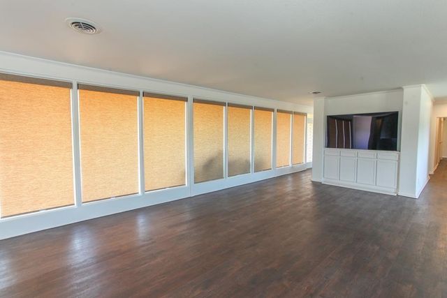 907 Mountain Park Dr, Big Spring, TX 79720