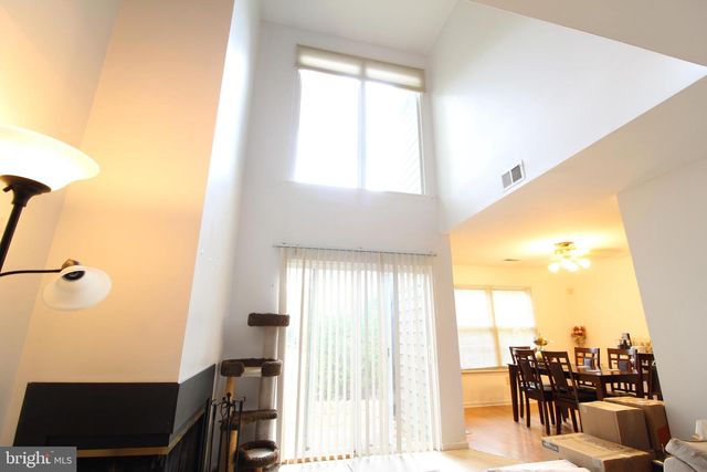 30 B CHICOPEE DR, Princeton, NJ 08540