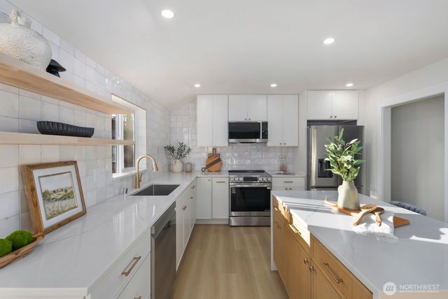 12042 5th Avenue NE, Seattle, WA 98125