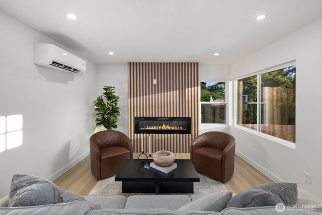 12042 5th Avenue NE, Seattle, WA 98125