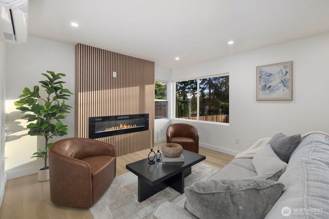12042 5th Avenue NE, Seattle, WA 98125
