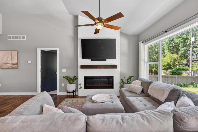 524 N Sherman Avenue, Madison, WI 53704