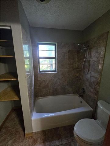 4508 NW Valley View Road, Blue Springs, MO 64015