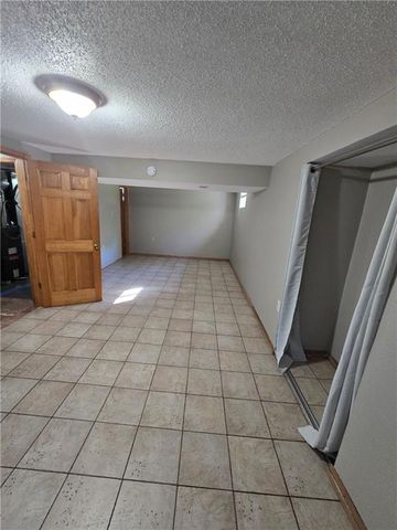 4508 NW Valley View Road, Blue Springs, MO 64015