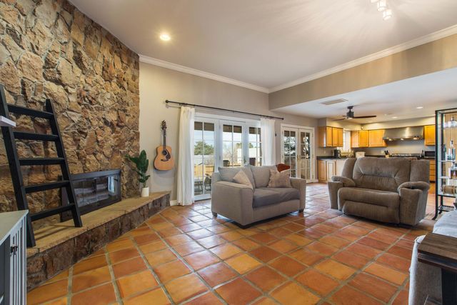 1333 Camino Cerrito SE, Albuquerque, NM 87123