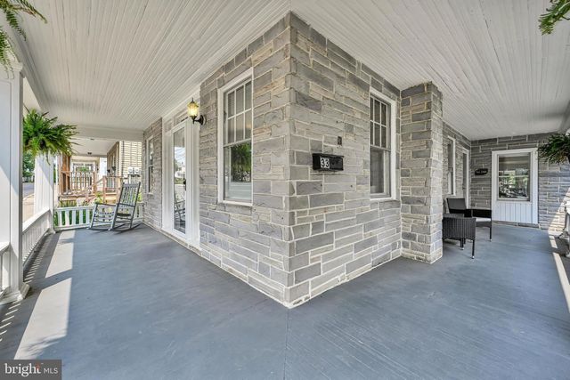 33 S 11TH ST, Akron, PA 17501