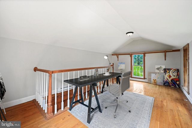 33 S 11TH ST, Akron, PA 17501