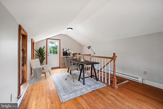 33 S 11TH ST, Akron, PA 17501