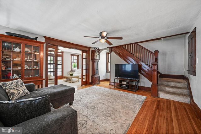 33 S 11TH ST, Akron, PA 17501