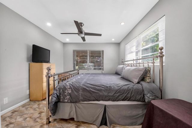 176 Upminster H 176, Deerfield Beach, FL 33442