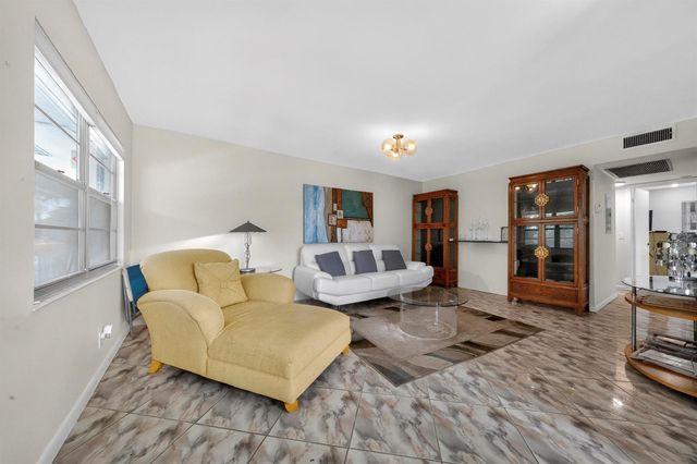 176 Upminster H 176, Deerfield Beach, FL 33442