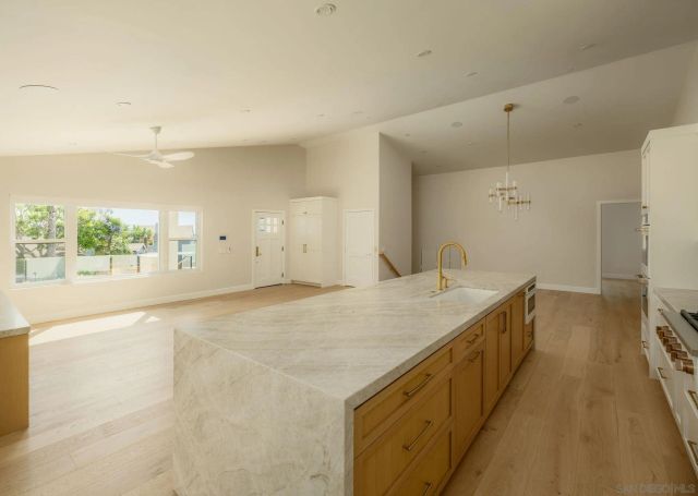 5503 Linda Rosa, La Jolla, CA 92037