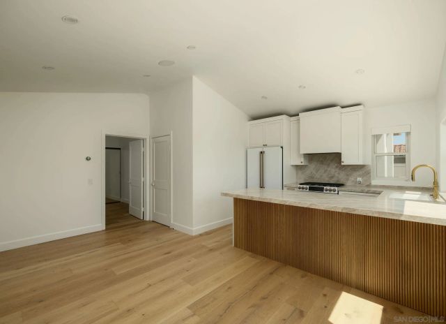 5503 Linda Rosa, La Jolla, CA 92037