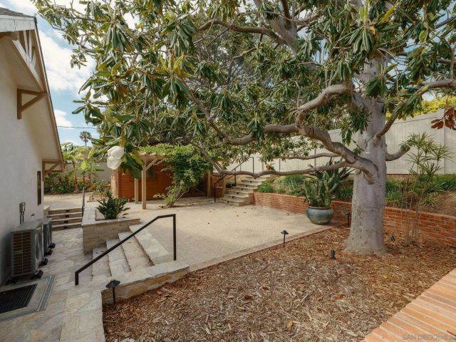 5503 Linda Rosa, La Jolla, CA 92037
