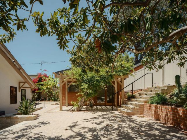 5503 Linda Rosa, La Jolla, CA 92037