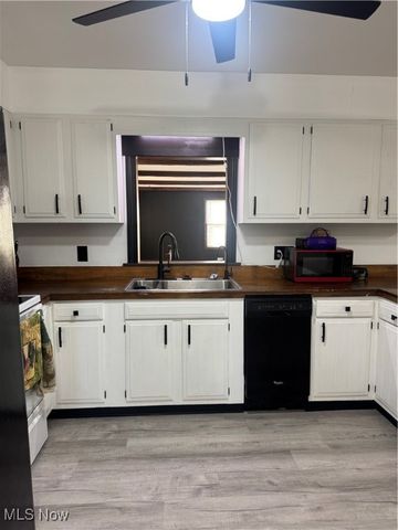 3149 Broadvue Circle, Zanesville, OH 43701