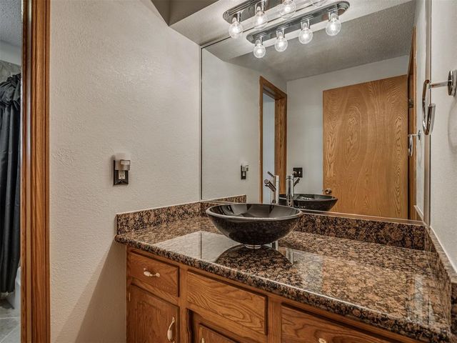 6309 S Robinson Road, Oklahoma City, OK 73139