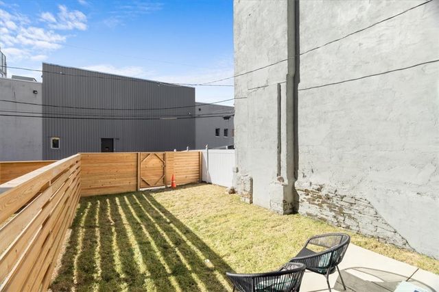 1213 Boyle St, Central North Side, PA 15212