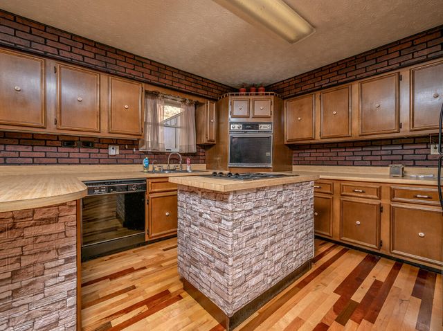 2860 Johnson Fork, Salyersville, KY 41465