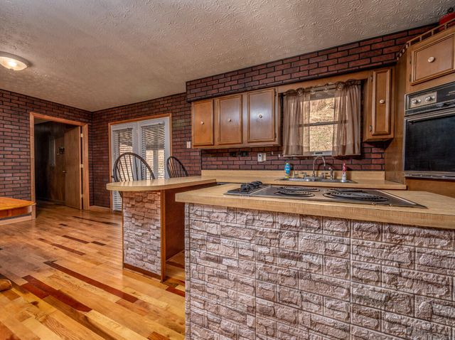 2860 Johnson Fork, Salyersville, KY 41465