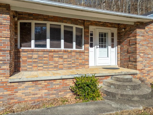 2860 Johnson Fork, Salyersville, KY 41465