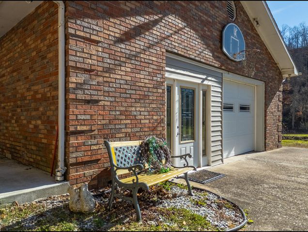 2860 Johnson Fork, Salyersville, KY 41465