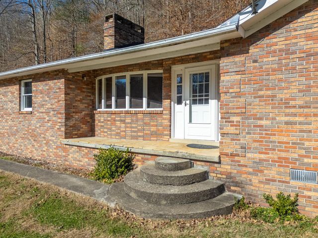2860 Johnson Fork, Salyersville, KY 41465