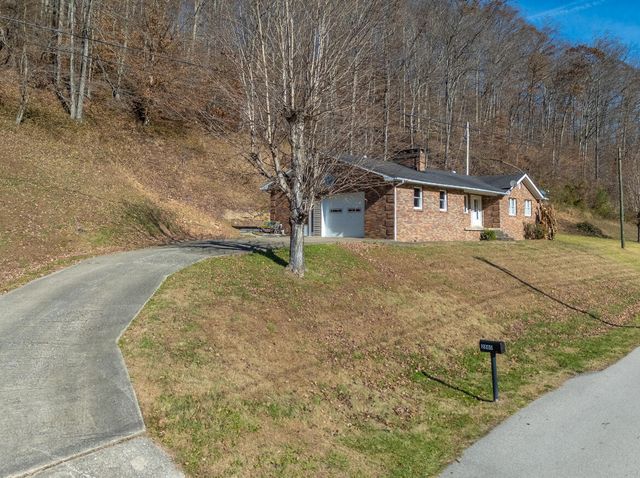 2860 Johnson Fork, Salyersville, KY 41465