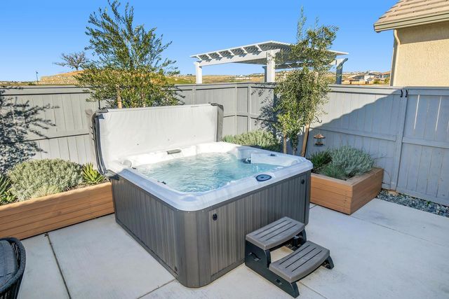 4504 Stone Ranch Dr, Folsom, CA 95630