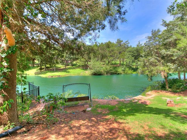 8845 Palermo Drive, Edmond, OK 73034