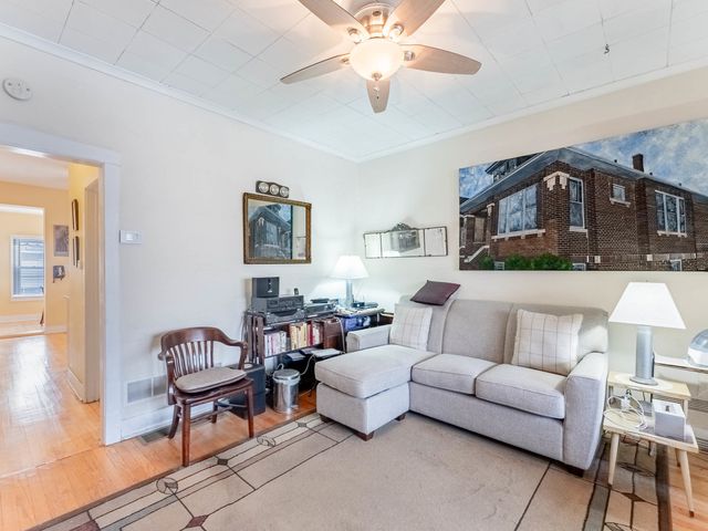 2221 S Lombard Avenue, Cicero, IL 60804