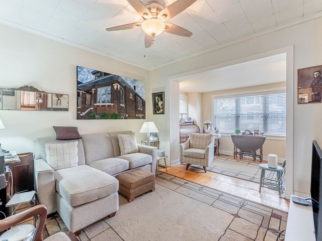 2221 S Lombard Avenue, Cicero, IL 60804