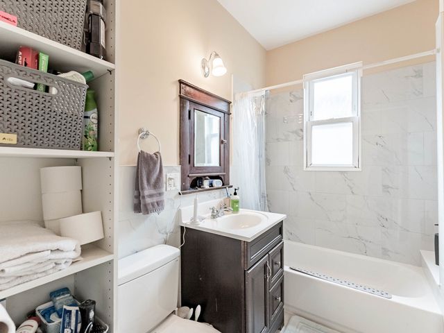 2221 S Lombard Avenue, Cicero, IL 60804