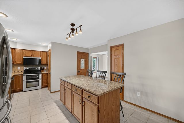 1308 E 17th Street, Norwalk, IA 50211