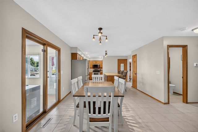 1308 E 17th Street, Norwalk, IA 50211