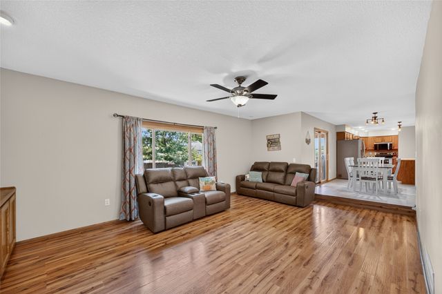 1308 E 17th Street, Norwalk, IA 50211