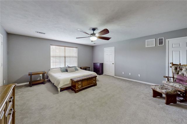 1306 Mullins Loop N, College Station, TX 77845