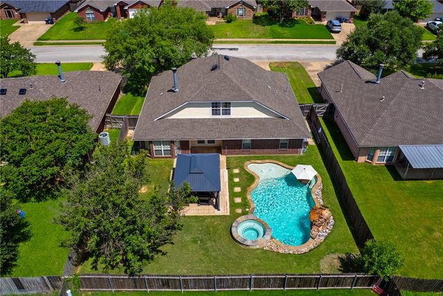 1306 Mullins Loop N, College Station, TX 77845