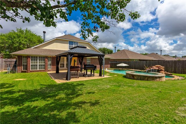 1306 Mullins Loop N, College Station, TX 77845