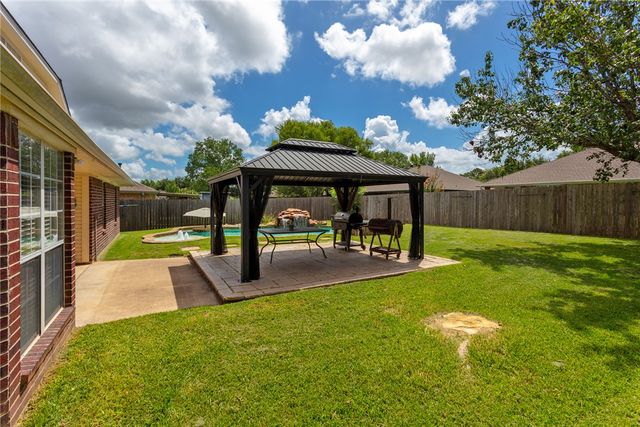 1306 Mullins Loop N, College Station, TX 77845
