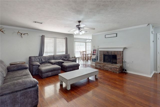 1306 Mullins Loop N, College Station, TX 77845