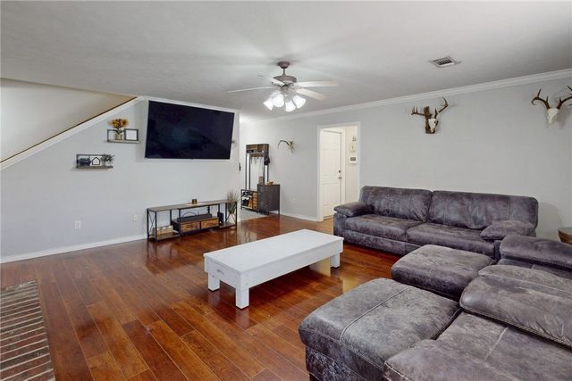 1306 Mullins Loop N, College Station, TX 77845