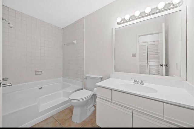 10811 Richmond Avenue 72, Houston, TX 77042
