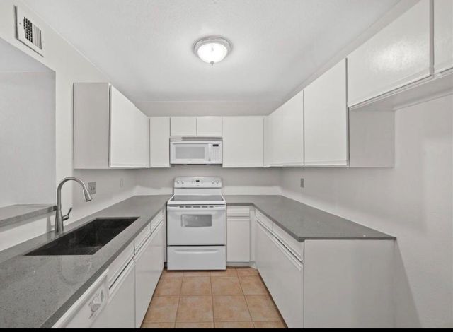 10811 Richmond Avenue 72, Houston, TX 77042