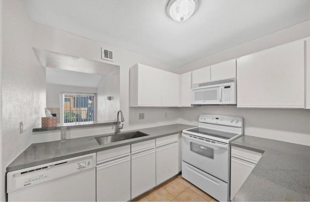 10811 Richmond Avenue 72, Houston, TX 77042