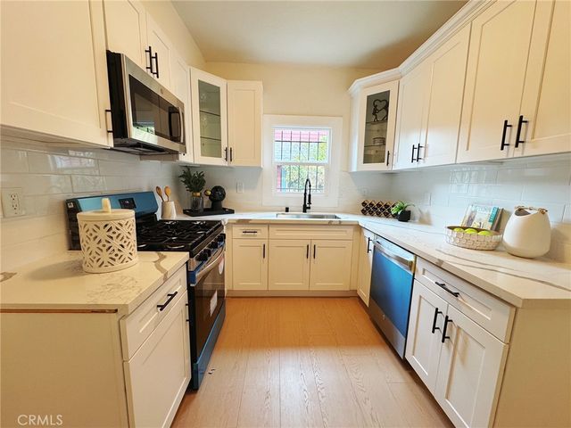 2058 W 30TH Street, Los Angeles, CA 90018