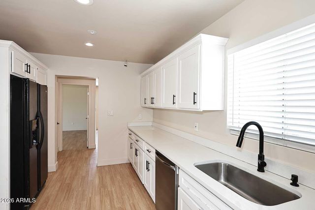 2002 W TURNEY Avenue, Phoenix, AZ 85015